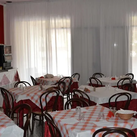Rubino Hotel 2*