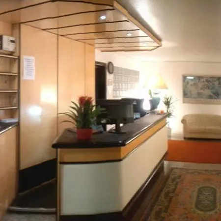 Rubino Hotel 2*
